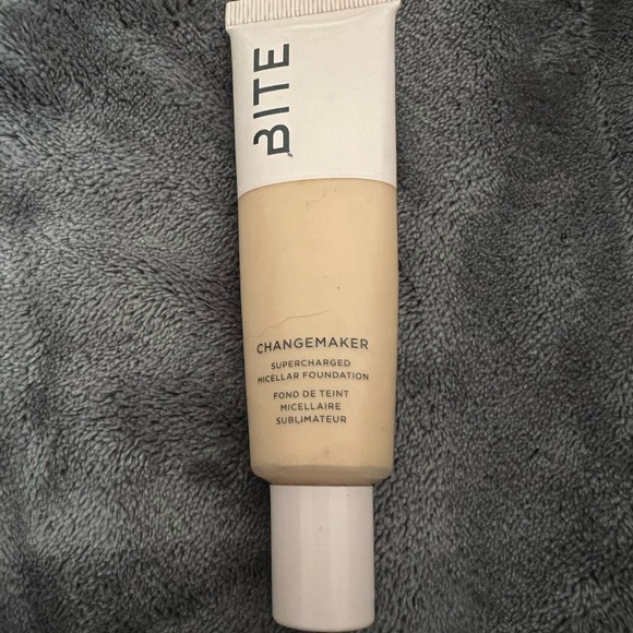 Bite Beauty Changemaker Foundation - Picture 1 of 2
